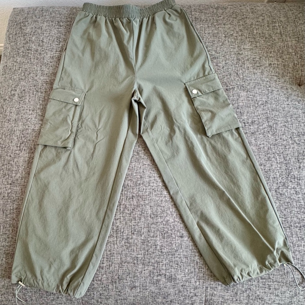 Women’s Olive Cargo Pants